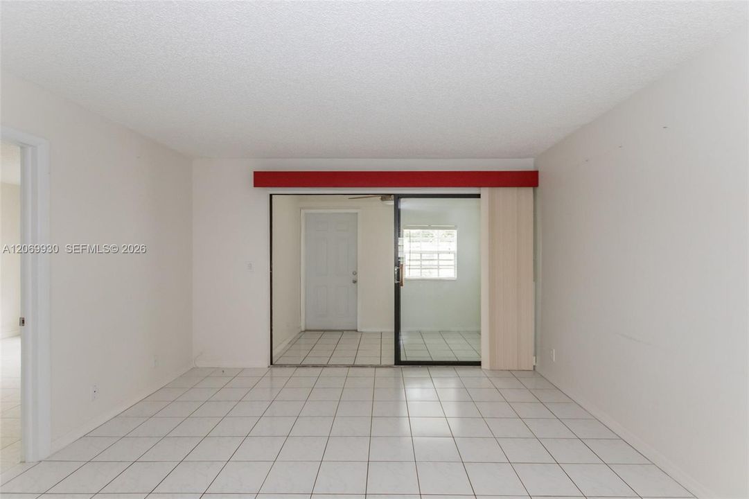 For Rent: $2,200 (2 beds, 2 baths, 1000 Square Feet)