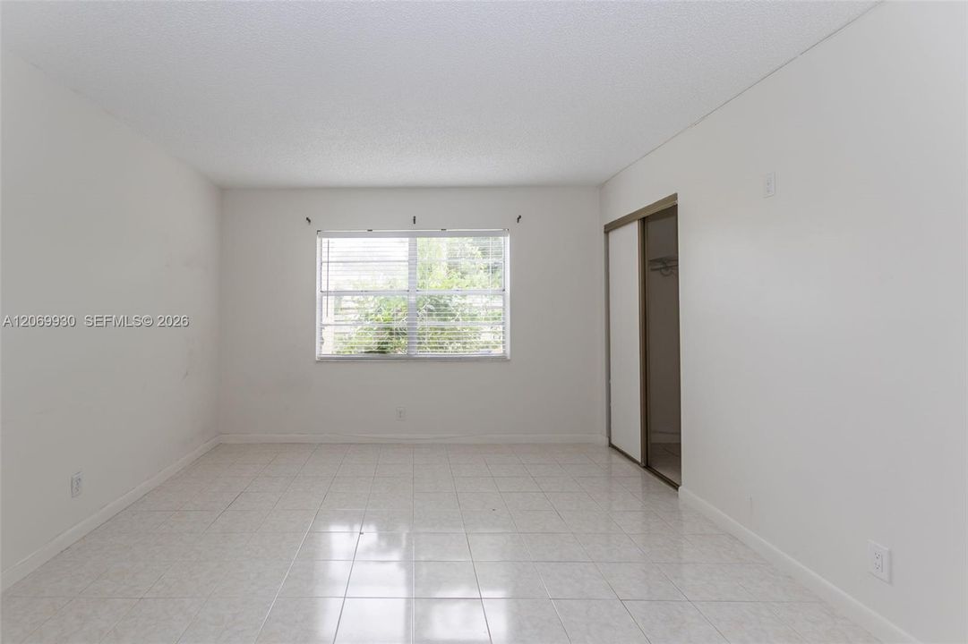 For Rent: $2,200 (2 beds, 2 baths, 1000 Square Feet)