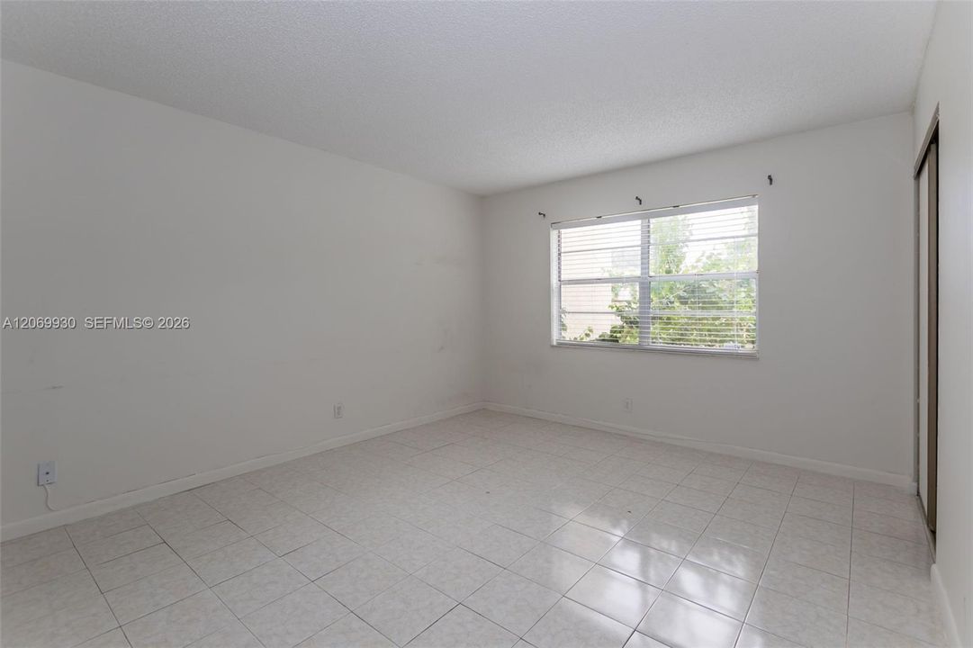 For Rent: $2,200 (2 beds, 2 baths, 1000 Square Feet)