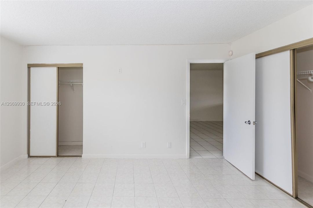 For Rent: $2,200 (2 beds, 2 baths, 1000 Square Feet)