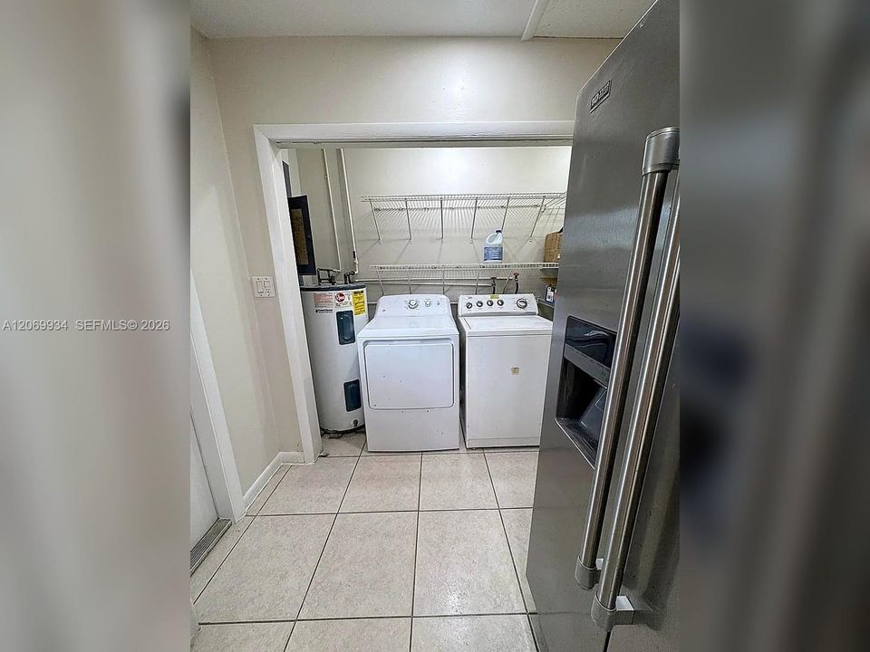 For Rent: $3,800 (4 beds, 2 baths, 2115 Square Feet)