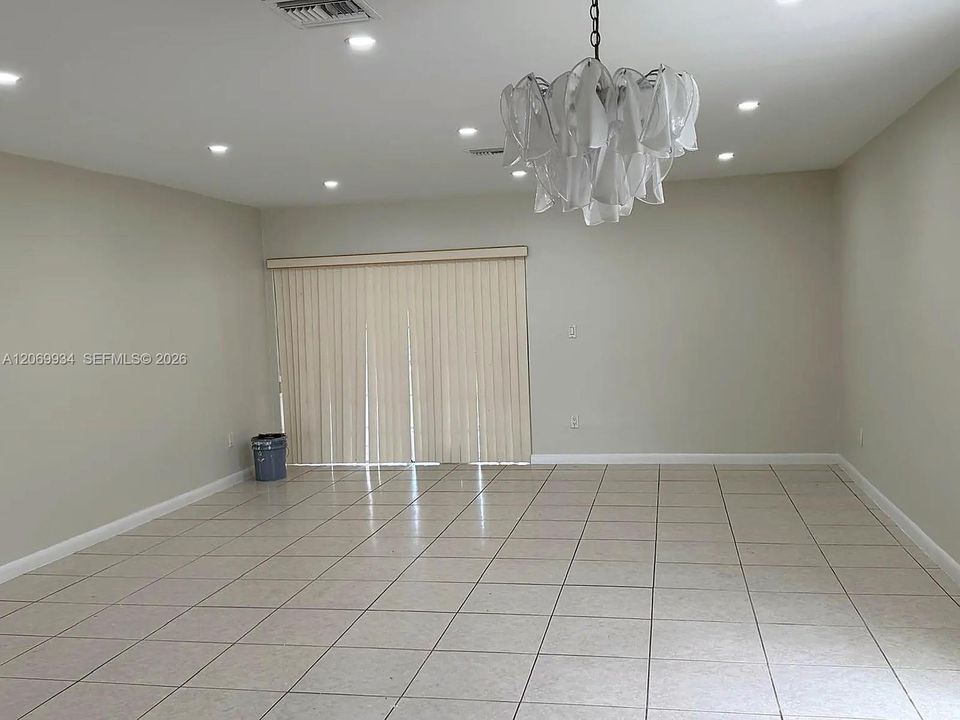 For Rent: $3,800 (4 beds, 2 baths, 2115 Square Feet)