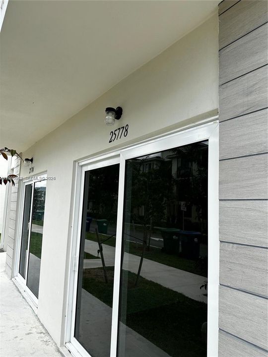 For Rent: $2,900 (4 beds, 3 baths, 1398 Square Feet)