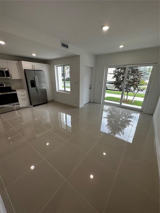 For Rent: $2,900 (4 beds, 3 baths, 1398 Square Feet)