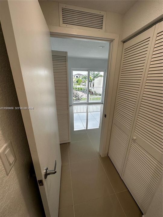 For Rent: $2,900 (4 beds, 3 baths, 1398 Square Feet)