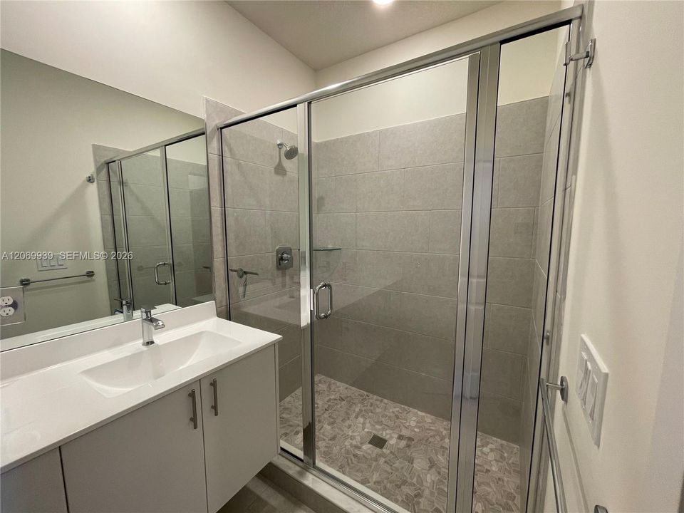 For Rent: $4,100 (3 beds, 2 baths, 1431 Square Feet)