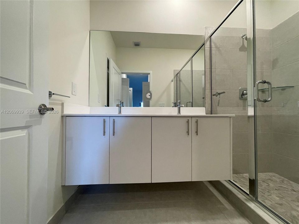 For Rent: $4,100 (3 beds, 2 baths, 1431 Square Feet)