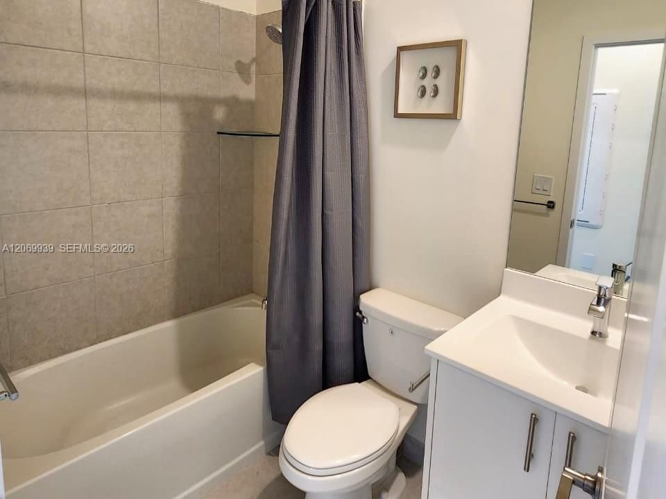 For Rent: $4,100 (3 beds, 2 baths, 1431 Square Feet)