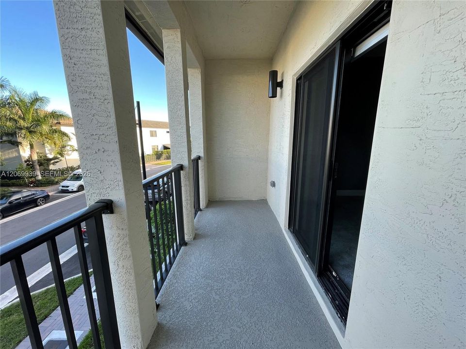 For Rent: $4,100 (3 beds, 2 baths, 1431 Square Feet)