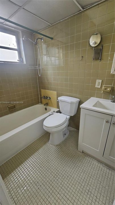 For Rent: $1,750 (1 beds, 1 baths, 583 Square Feet)