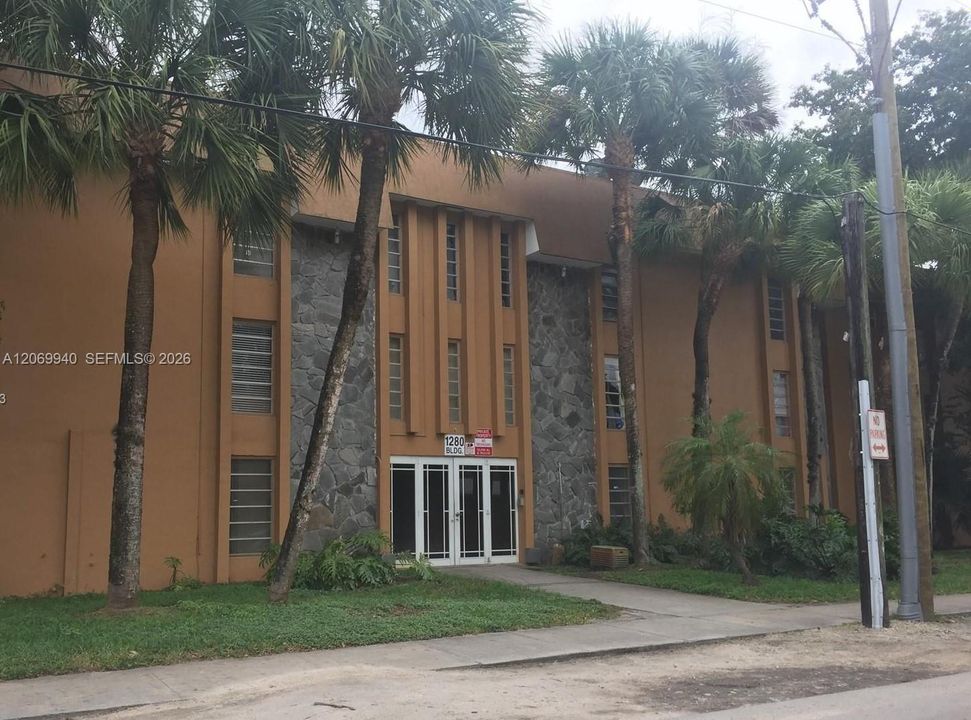 For Rent: $1,750 (1 beds, 1 baths, 583 Square Feet)