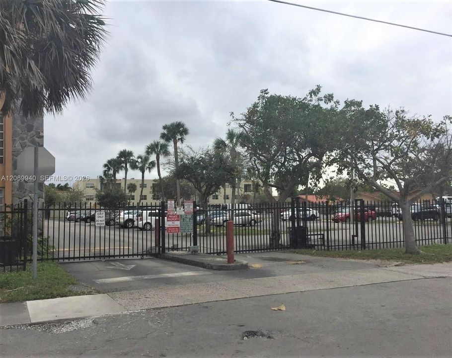 For Rent: $1,750 (1 beds, 1 baths, 583 Square Feet)