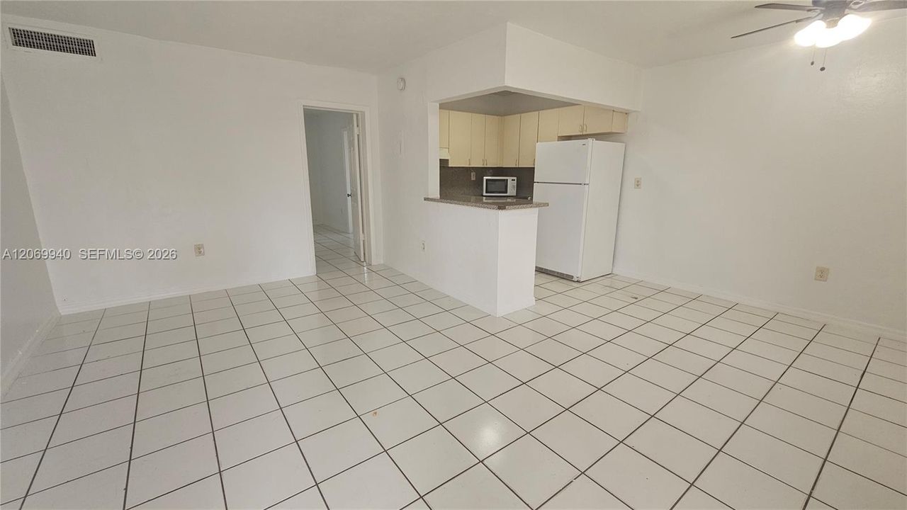 For Rent: $1,750 (1 beds, 1 baths, 583 Square Feet)