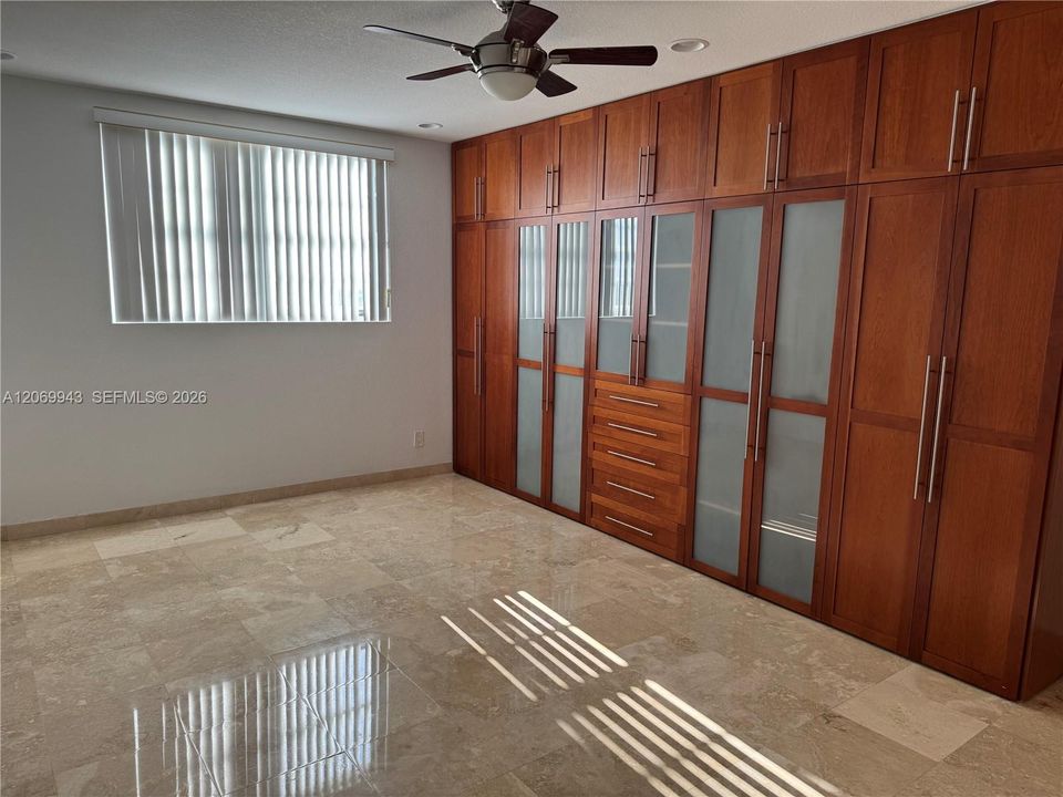 For Sale: $830,000 (2 beds, 2 baths, 1373 Square Feet)