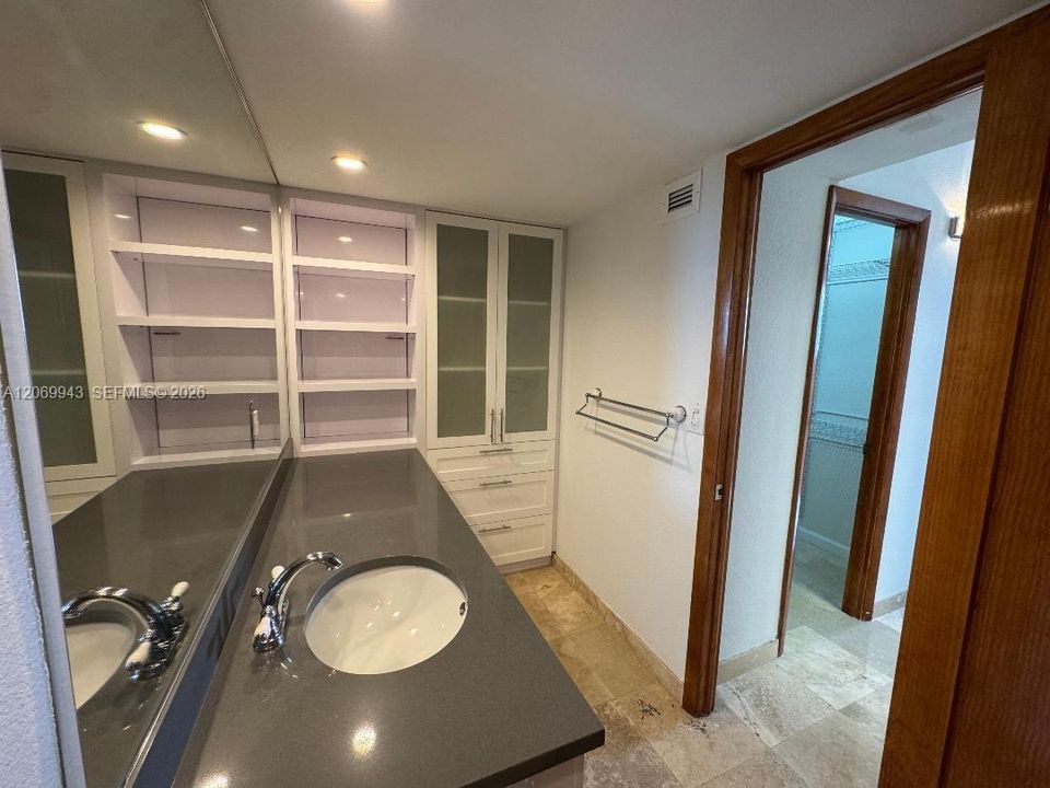 For Sale: $830,000 (2 beds, 2 baths, 1373 Square Feet)