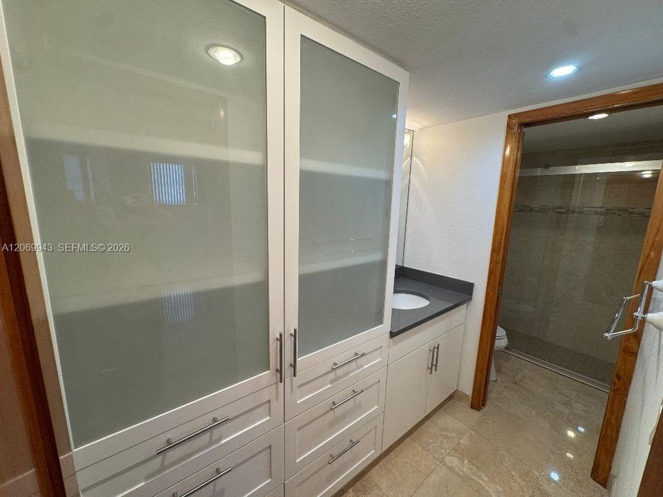 For Sale: $830,000 (2 beds, 2 baths, 1373 Square Feet)