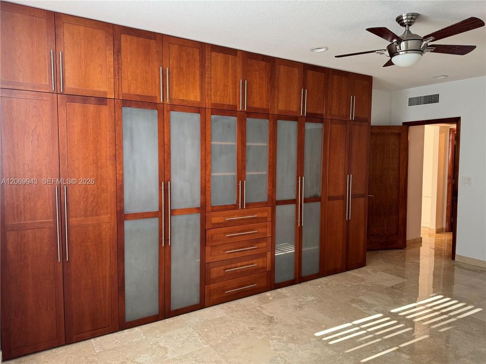 For Sale: $830,000 (2 beds, 2 baths, 1373 Square Feet)