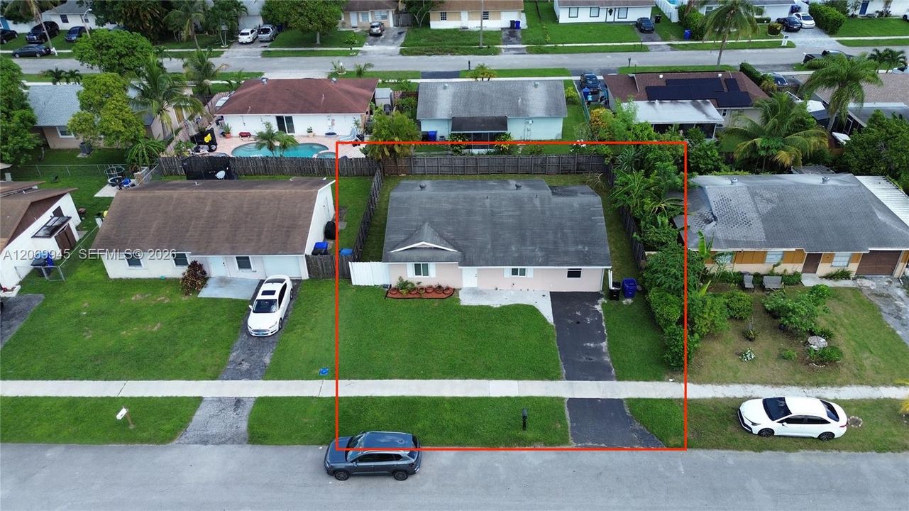 For Sale: $480,000 (4 beds, 2 baths, 1089 Square Feet)