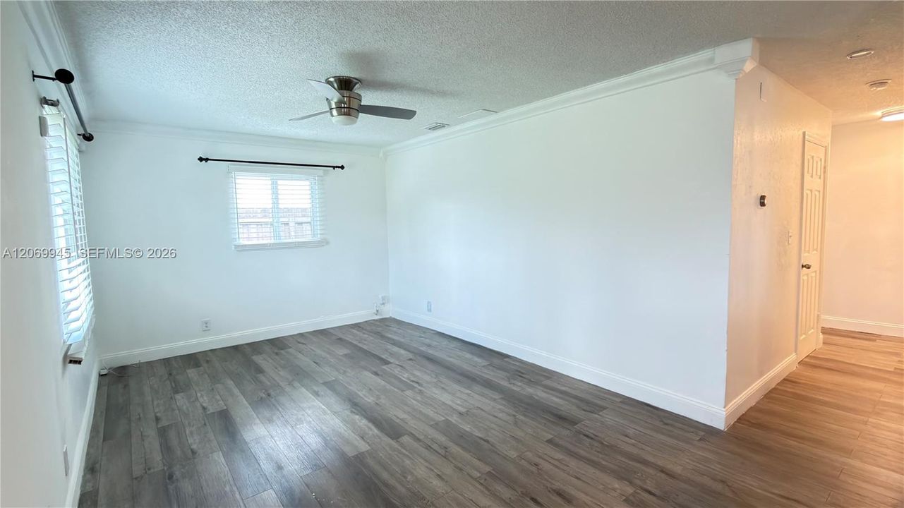 For Sale: $480,000 (4 beds, 2 baths, 1089 Square Feet)