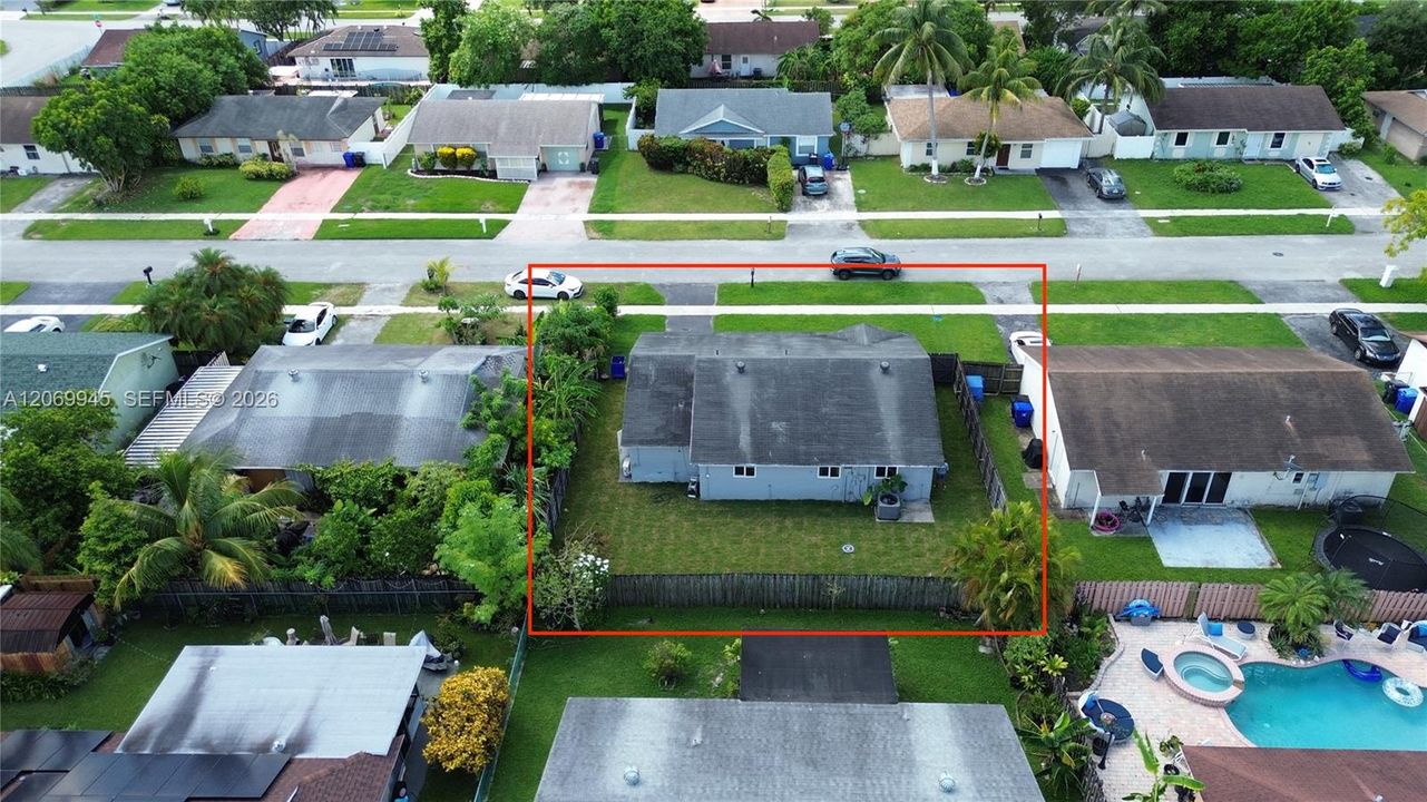 For Sale: $480,000 (4 beds, 2 baths, 1089 Square Feet)