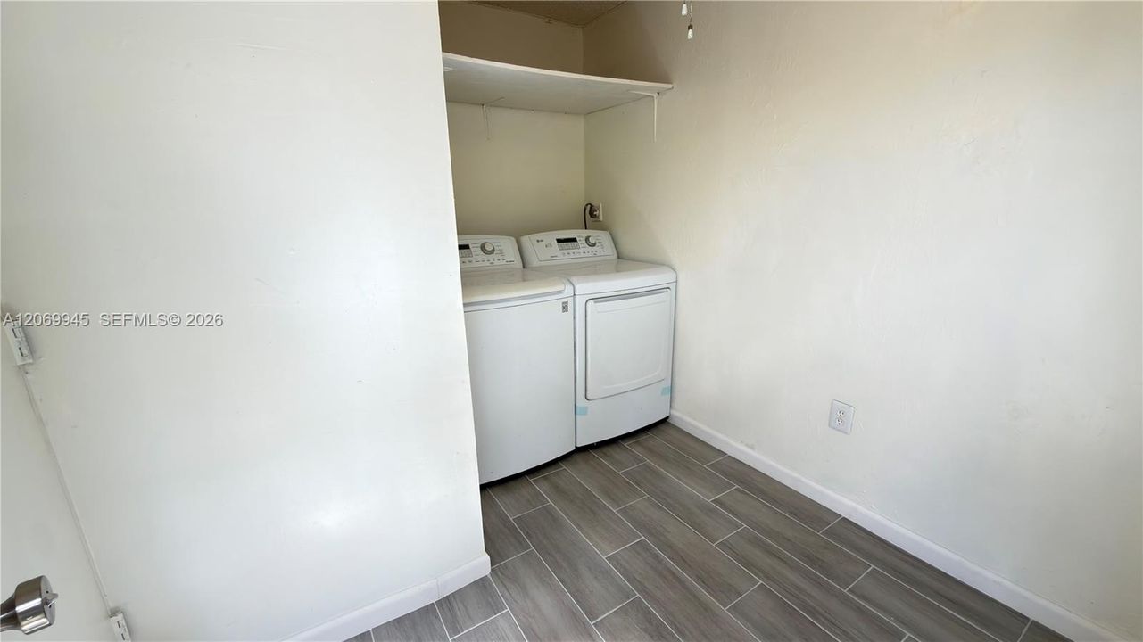 For Sale: $480,000 (4 beds, 2 baths, 1089 Square Feet)