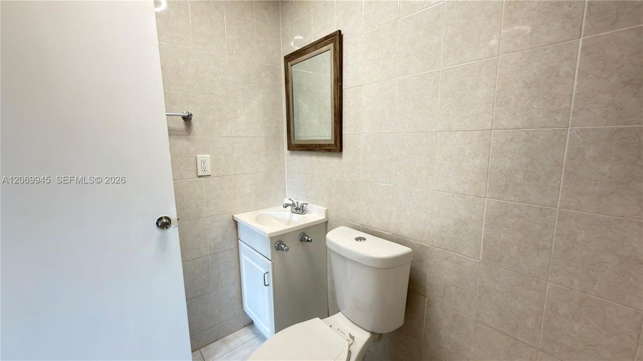 For Sale: $480,000 (4 beds, 2 baths, 1089 Square Feet)