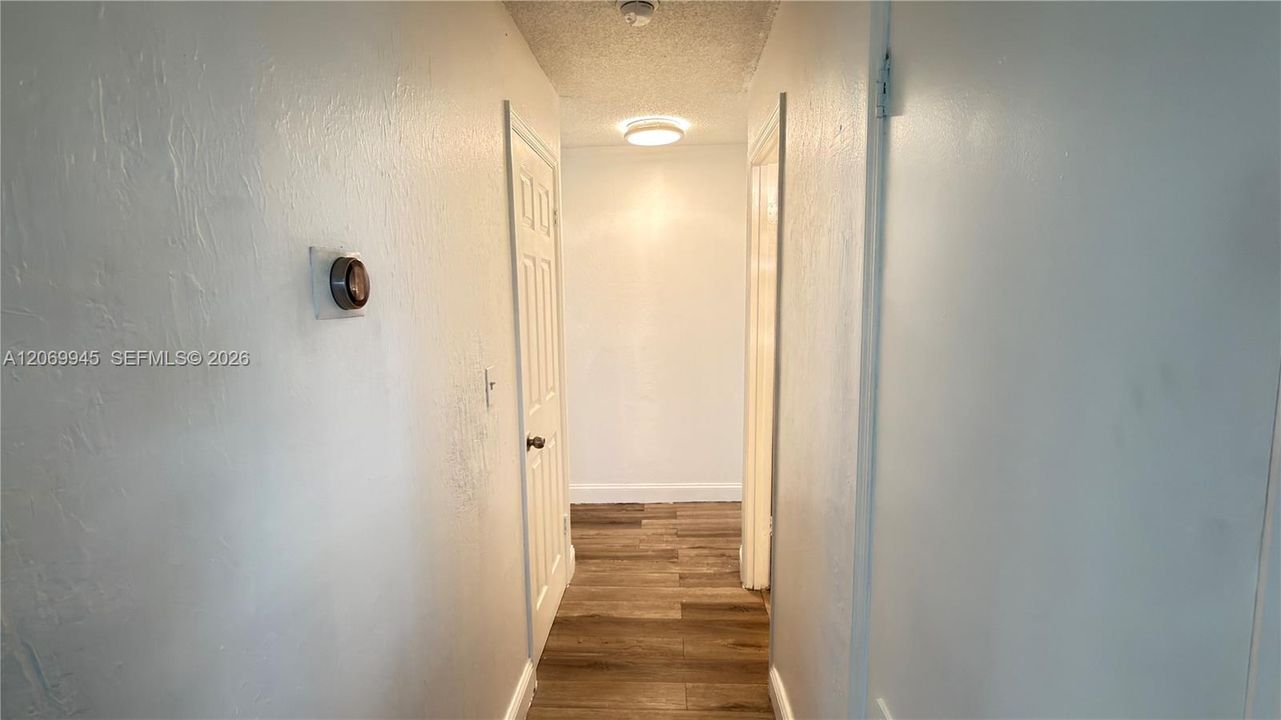 For Sale: $480,000 (4 beds, 2 baths, 1089 Square Feet)