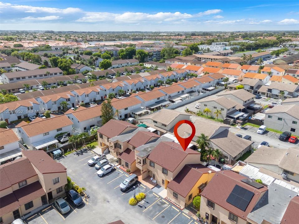 For Sale: $260,000 (2 beds, 1 baths, 900 Square Feet)