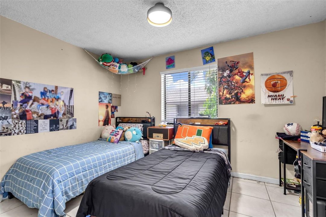 For Sale: $260,000 (2 beds, 1 baths, 900 Square Feet)