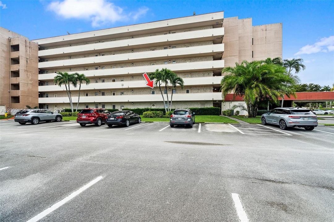 For Sale: $119,000 (1 beds, 1 baths, 800 Square Feet)