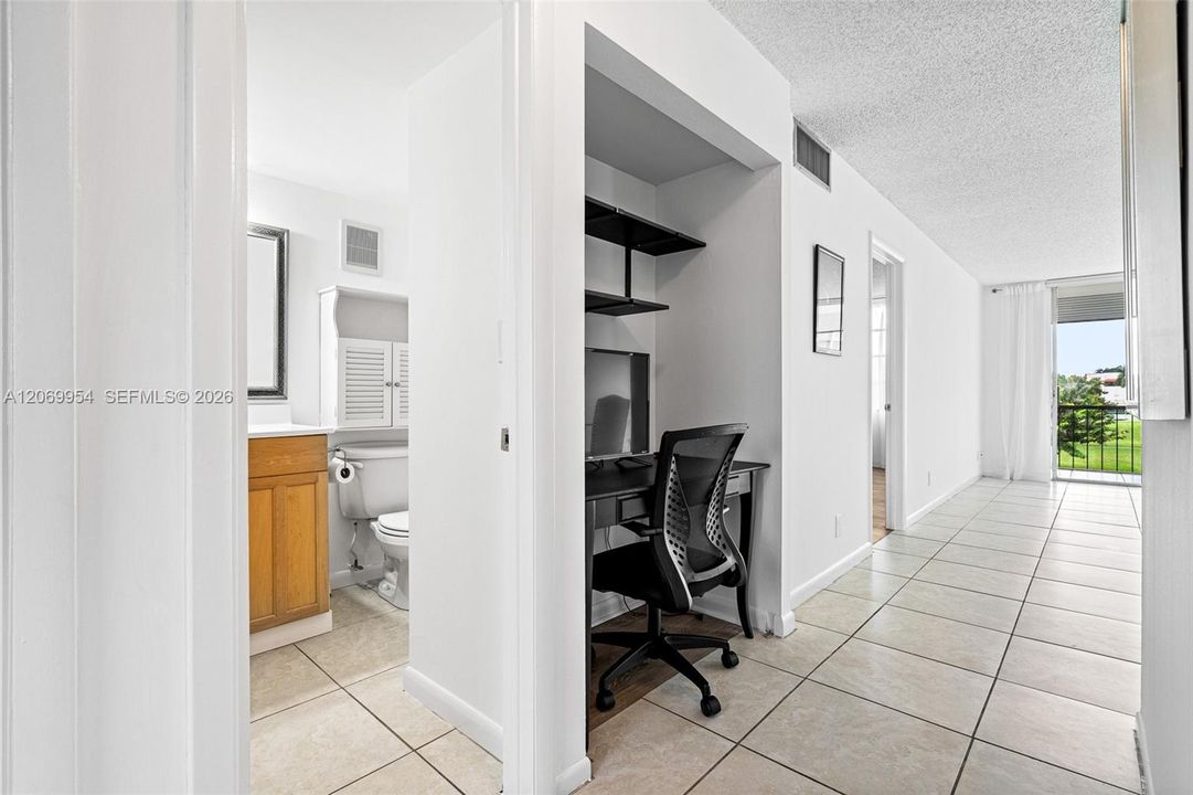 For Sale: $119,000 (1 beds, 1 baths, 800 Square Feet)