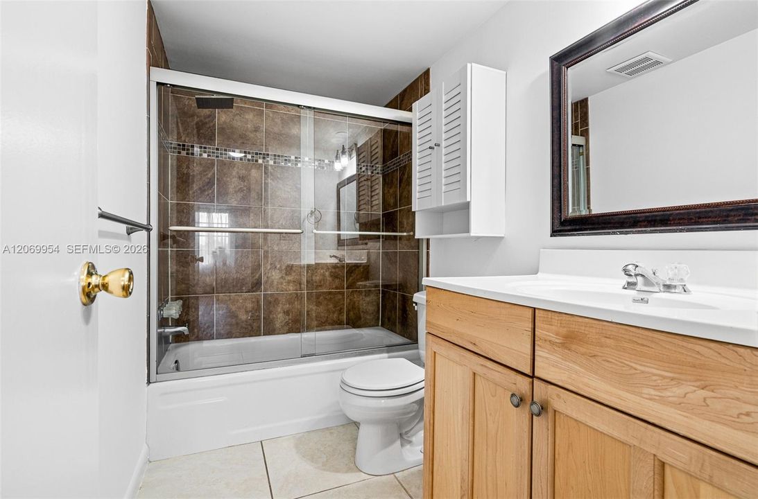 For Sale: $119,000 (1 beds, 1 baths, 800 Square Feet)