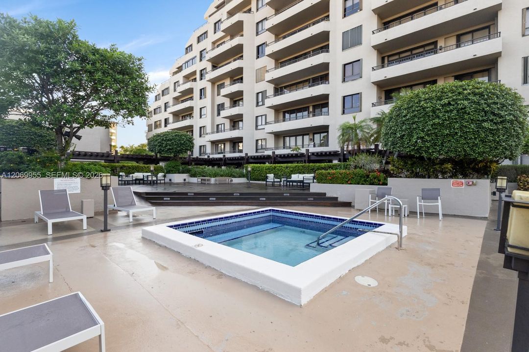 В аренду: $8,500 (2 спален, 2 ванн, 1611 Квадратных фут)