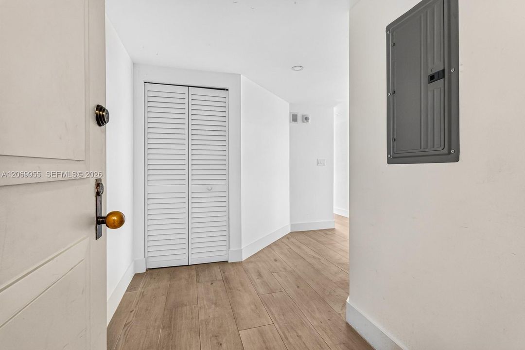 В аренду: $8,500 (2 спален, 2 ванн, 1611 Квадратных фут)