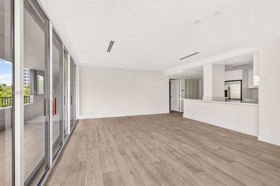 В аренду: $8,500 (2 спален, 2 ванн, 1611 Квадратных фут)
