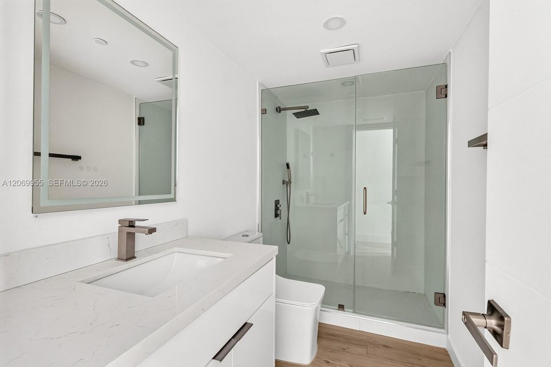 В аренду: $8,500 (2 спален, 2 ванн, 1611 Квадратных фут)
