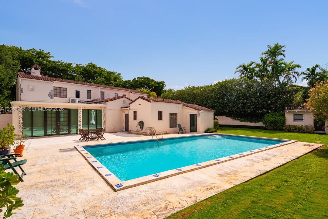 For Sale: $4,300,000 (5 beds, 4 baths, 3672 Square Feet)
