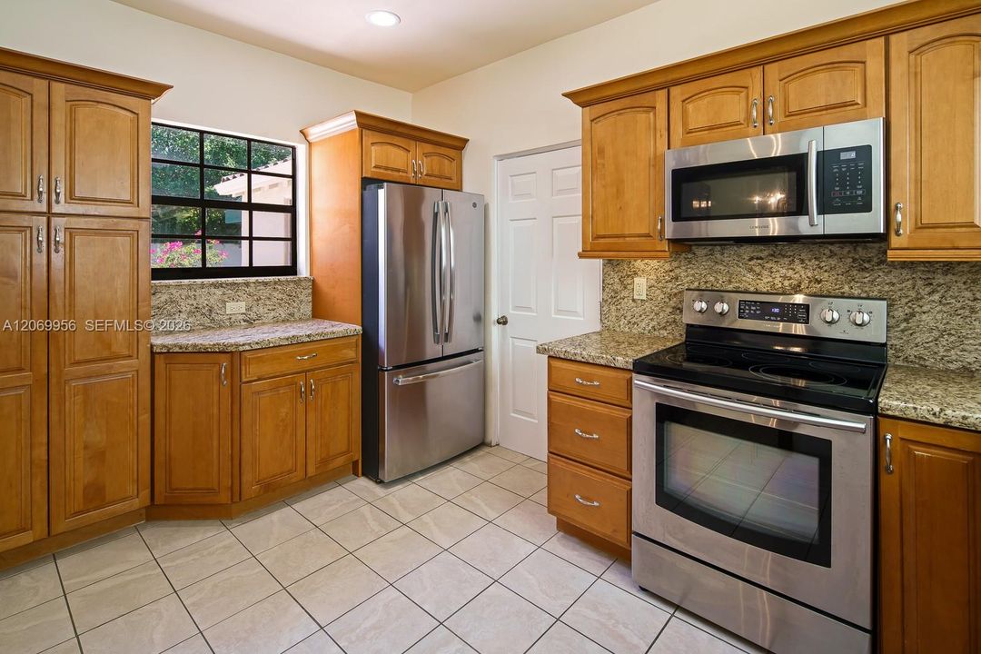 For Sale: $4,300,000 (5 beds, 4 baths, 3672 Square Feet)