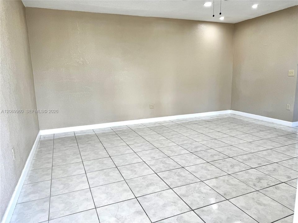 En Renta: $2,000 (2 camas, 1 baños, 700 Pies cuadrados)