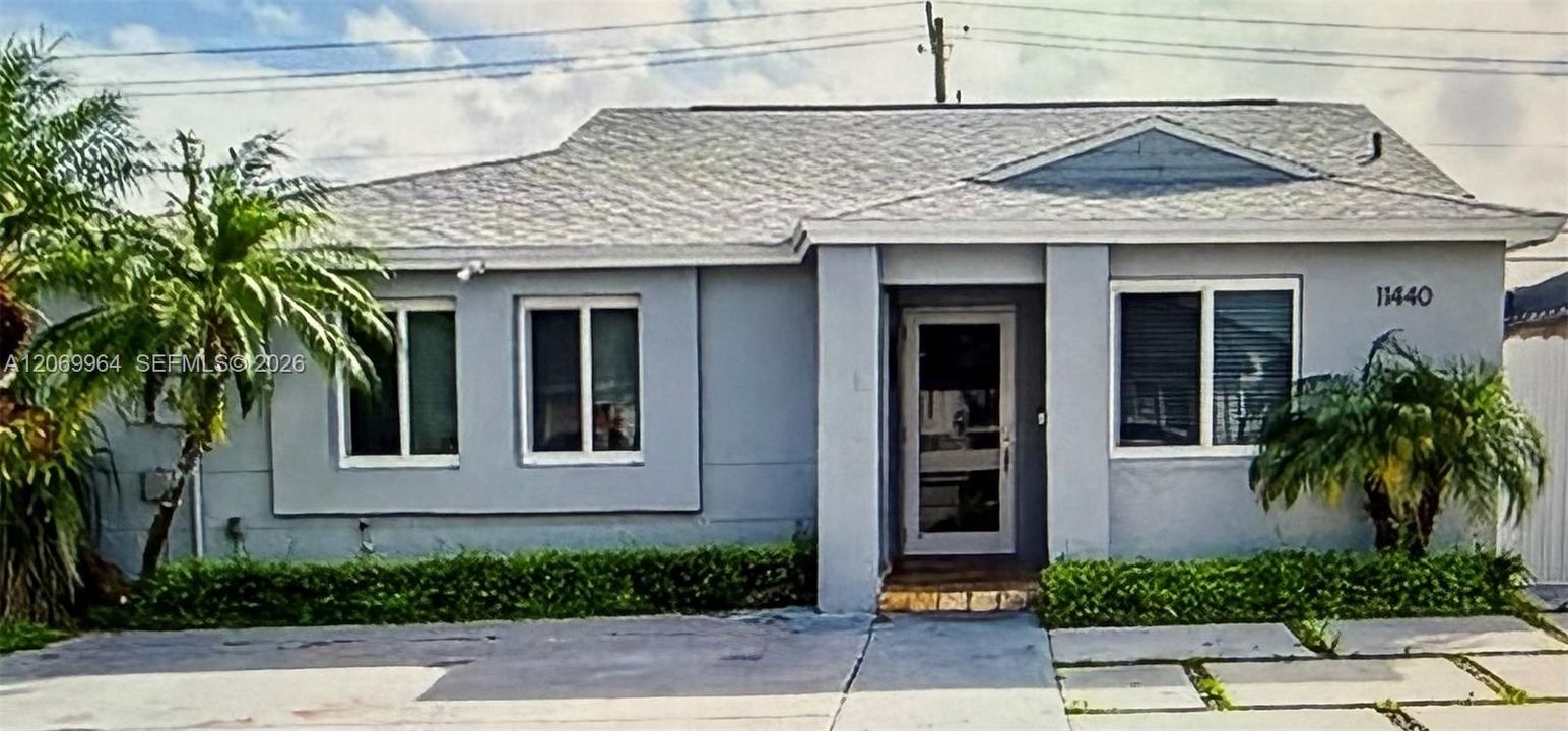 Active With Contract: $410,000 (3 beds, 2 baths, 1277 Square Feet)