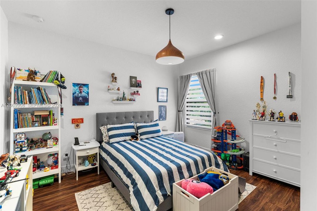 For Sale: $1,390,000 (5 beds, 3 baths, 0 Square Feet)