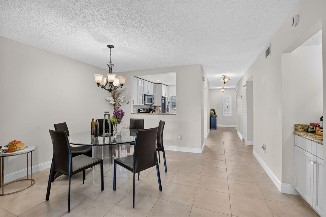 dining/kitchen
