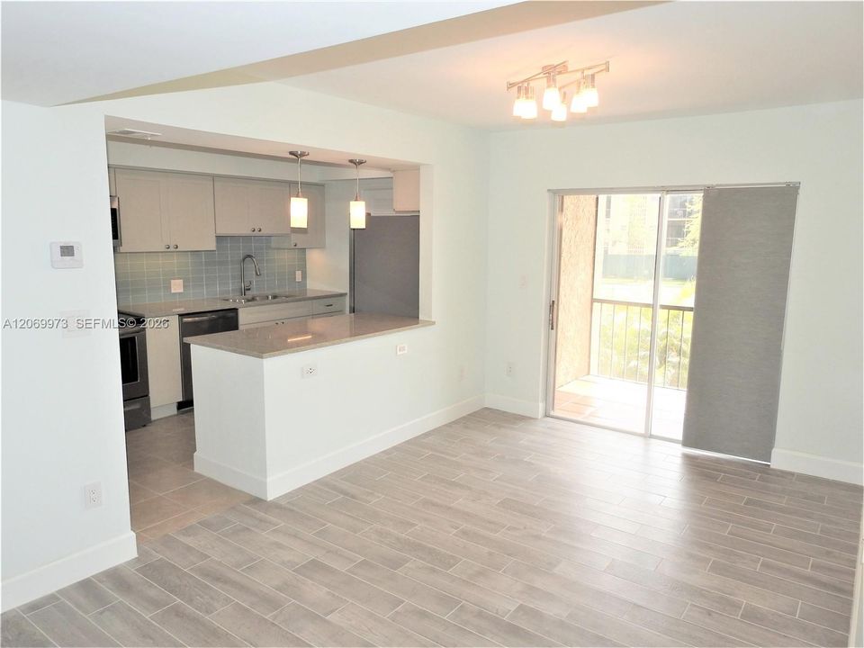 В аренду: $2,500 (2 спален, 2 ванн, 1235 Квадратных фут)