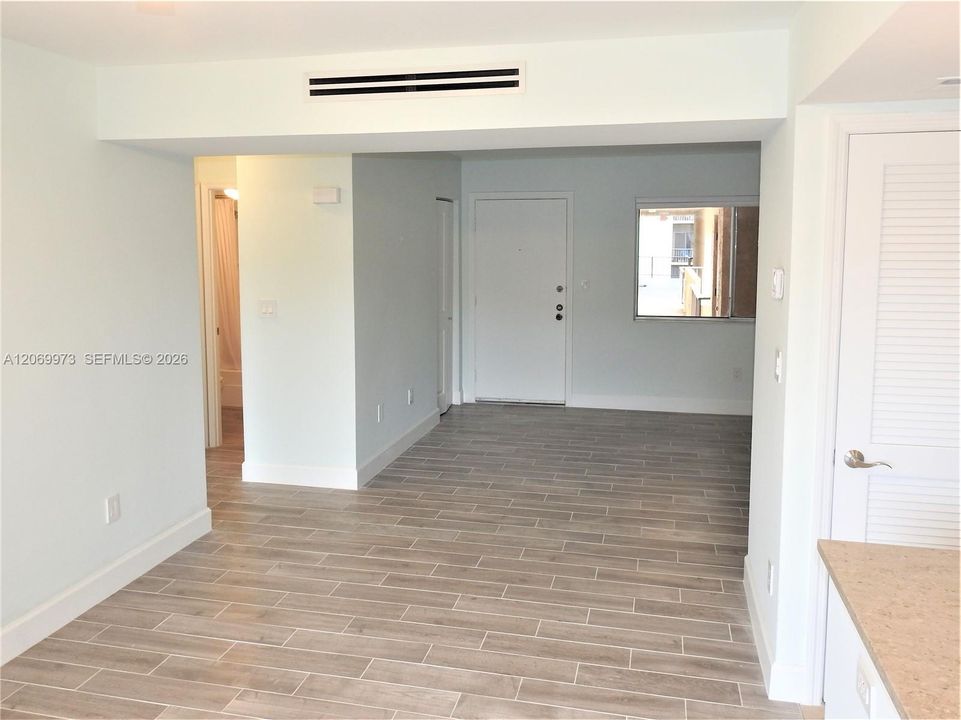 В аренду: $2,500 (2 спален, 2 ванн, 1235 Квадратных фут)