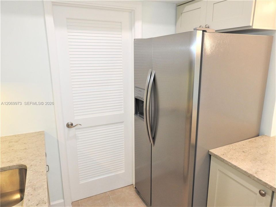 В аренду: $2,500 (2 спален, 2 ванн, 1235 Квадратных фут)