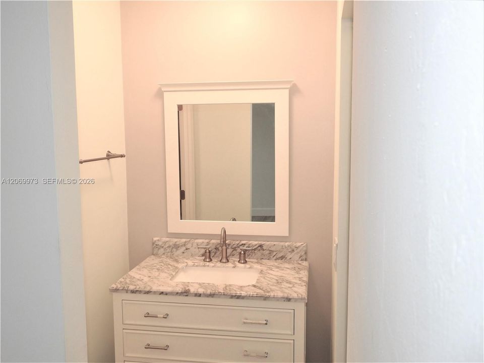 В аренду: $2,500 (2 спален, 2 ванн, 1235 Квадратных фут)
