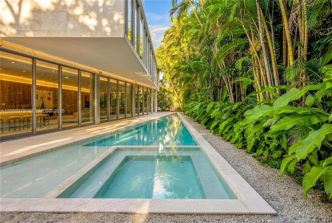 For Sale: $9,995,000 (8 beds, 8 baths, 6194 Square Feet)