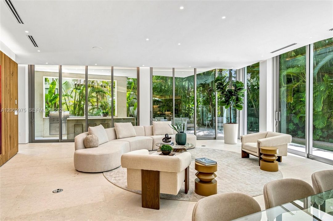 For Sale: $9,995,000 (8 beds, 8 baths, 6194 Square Feet)