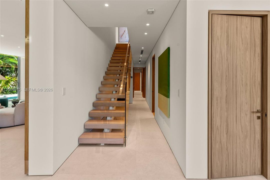 For Sale: $9,995,000 (8 beds, 8 baths, 6194 Square Feet)