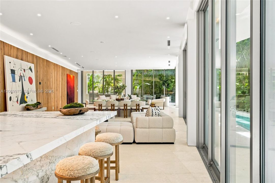 For Sale: $9,995,000 (8 beds, 8 baths, 6194 Square Feet)